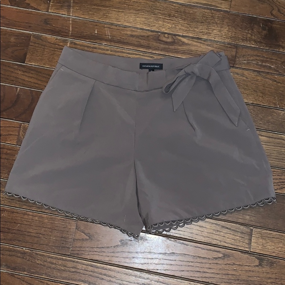 BANANA REPUBLIC | NWOT dressy shorts